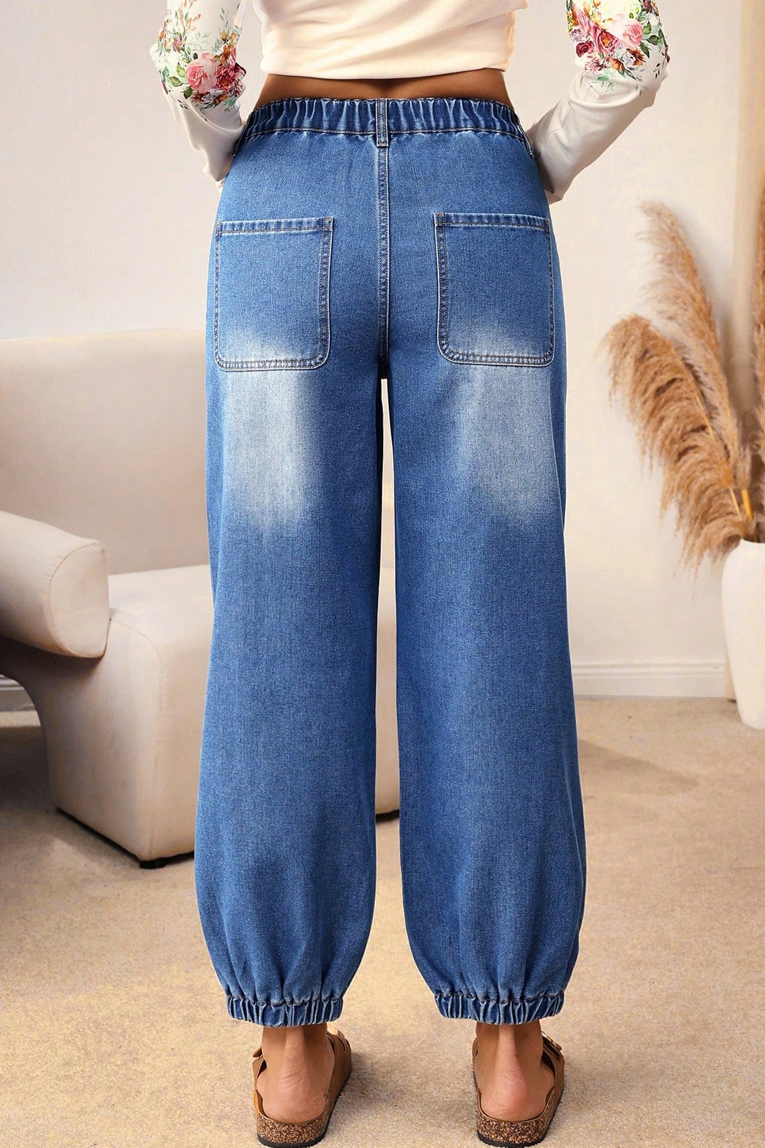 Tapered Loose Fit Jeans front view