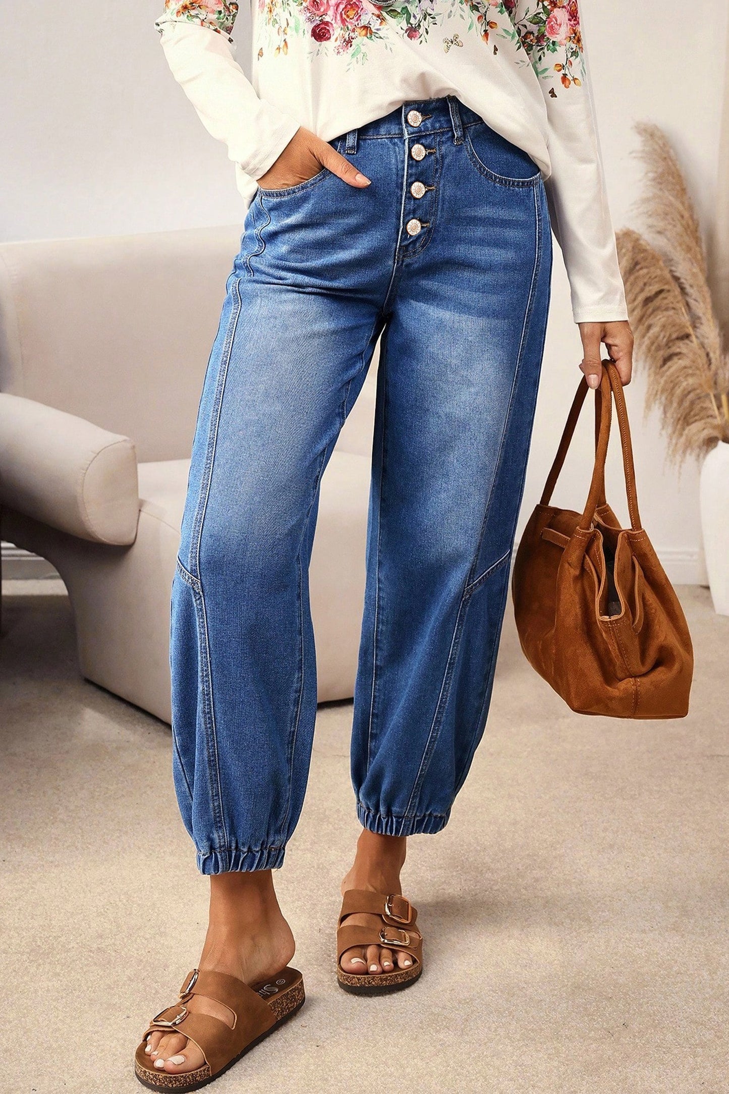 Tapered Loose Fit Jeans front view