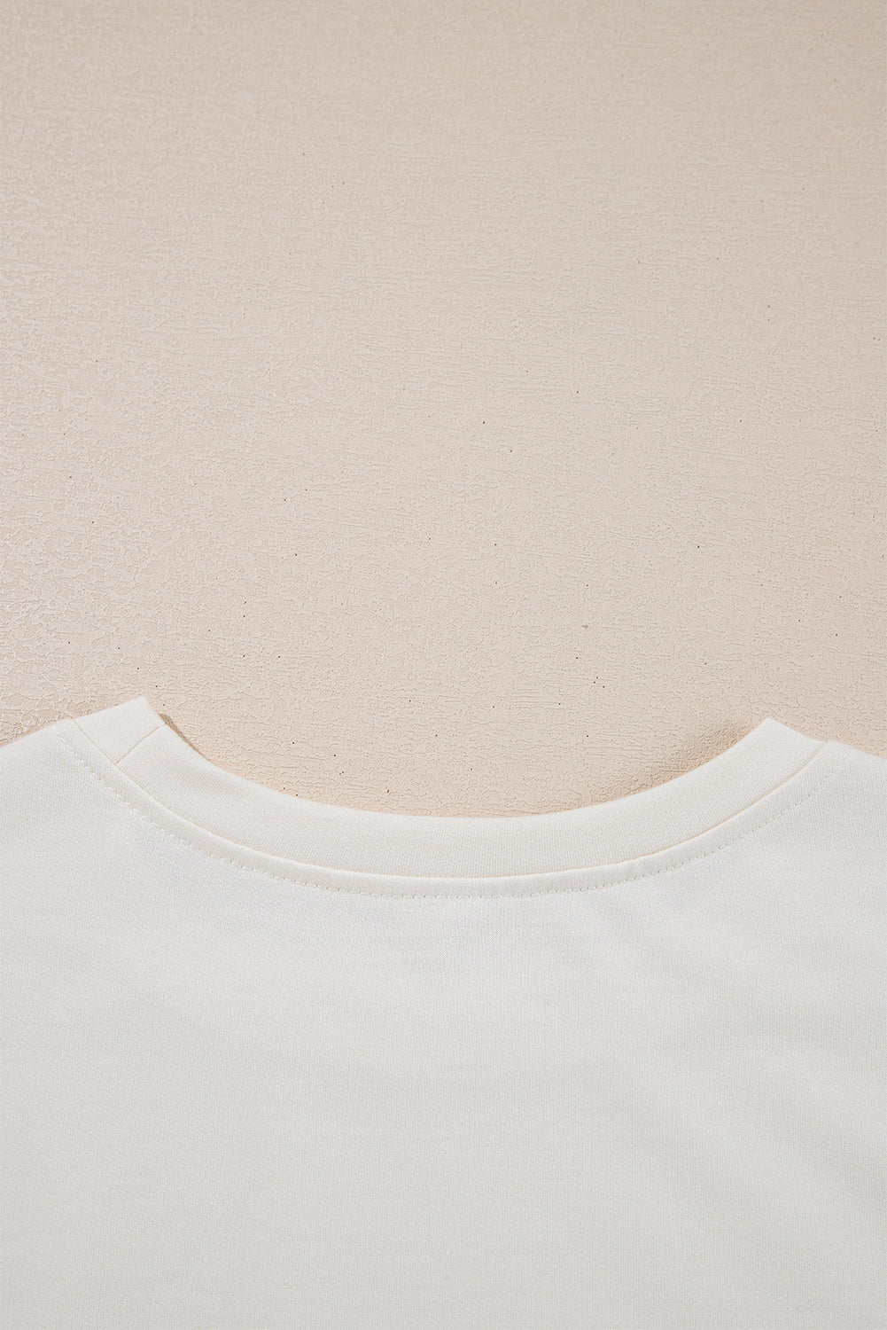 beige cropped tee high waist skirt