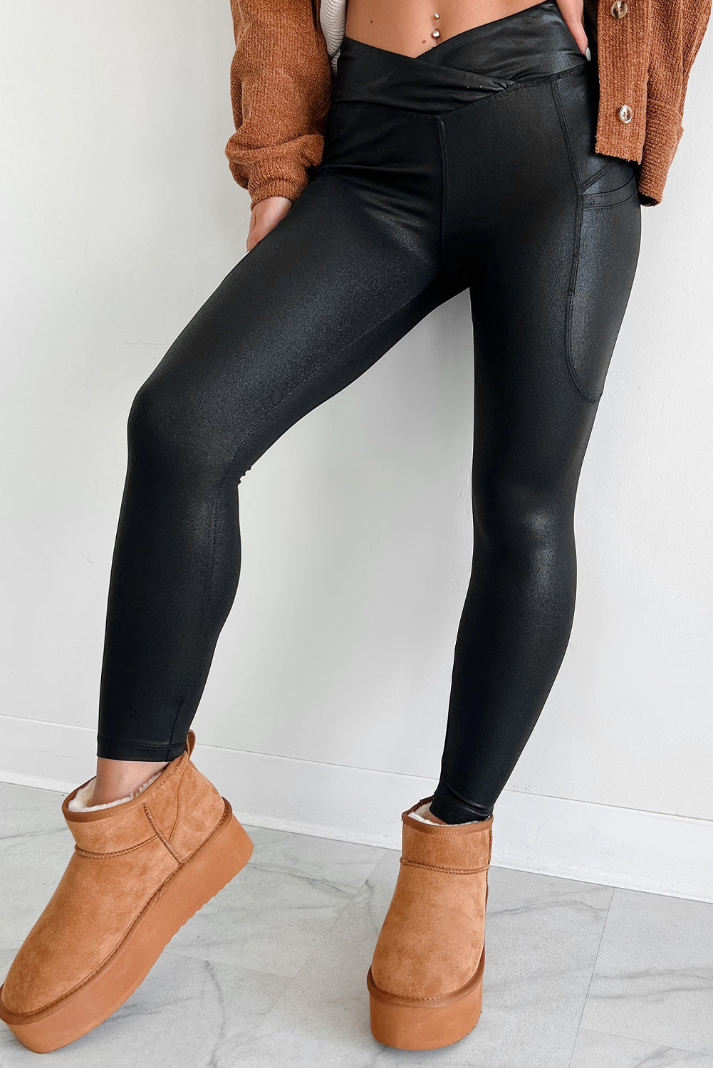 black-v-crossover-high-waisted-leggings