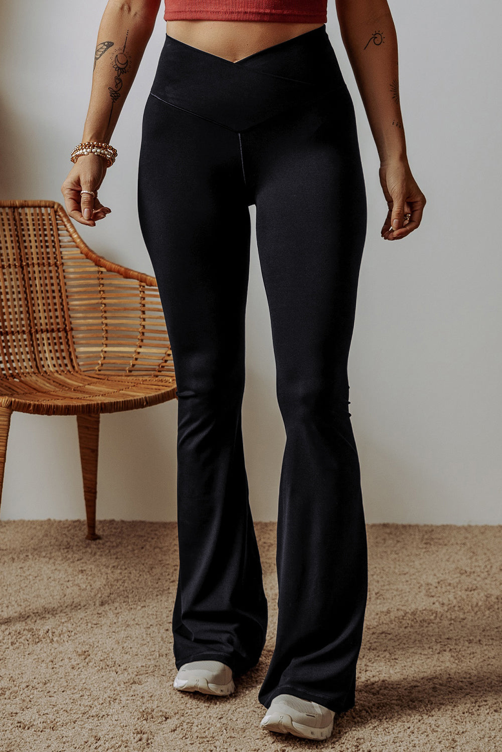 black-v-shape-high-waist-flared-leggings