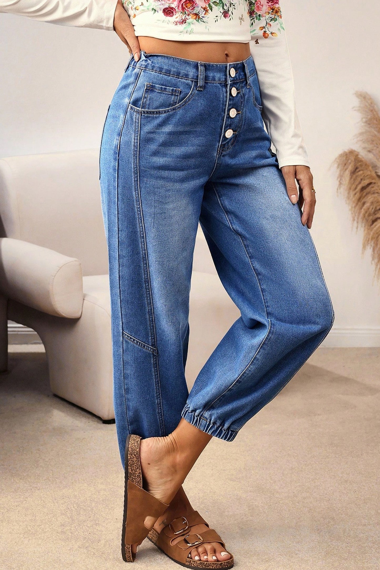 Tapered Loose Fit Jeans front view
